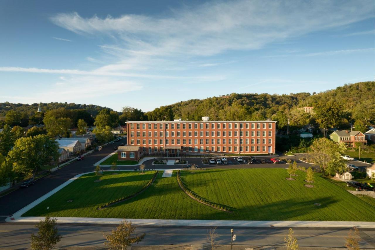 Fairfield Inn & Suites Madison Historic Eagle Cotton Mill Екстер'єр фото