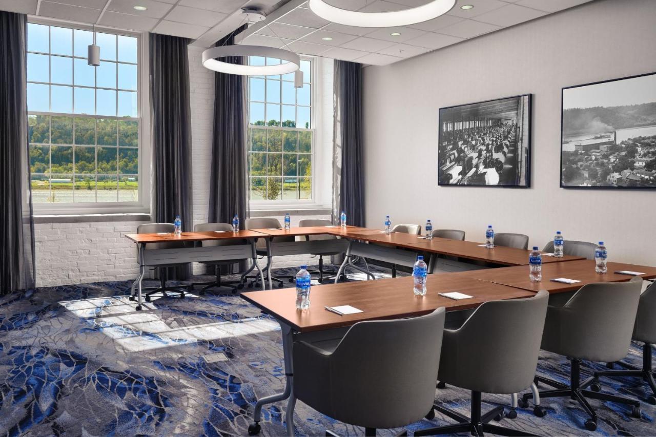 Fairfield Inn & Suites Madison Historic Eagle Cotton Mill Екстер'єр фото