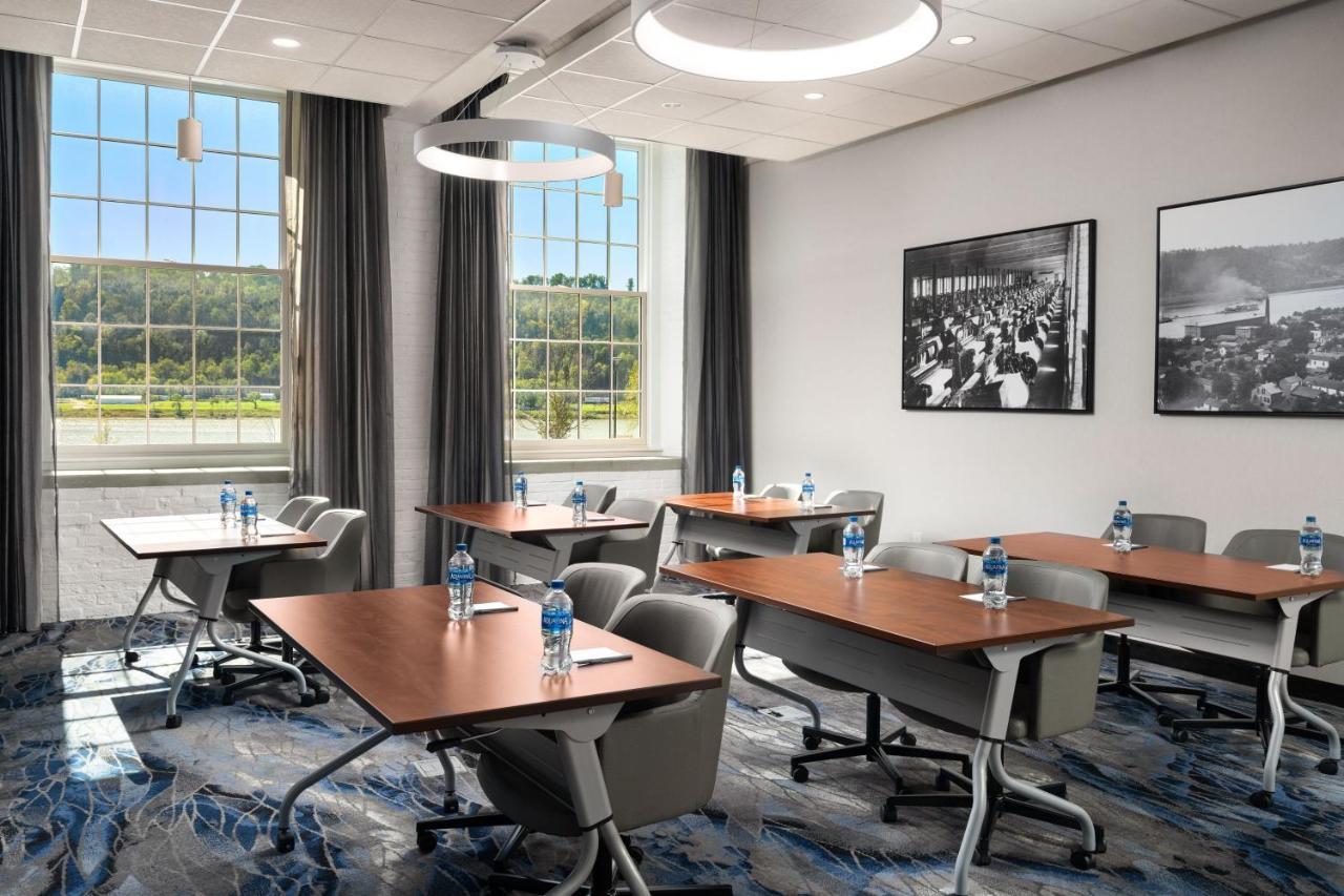 Fairfield Inn & Suites Madison Historic Eagle Cotton Mill Екстер'єр фото
