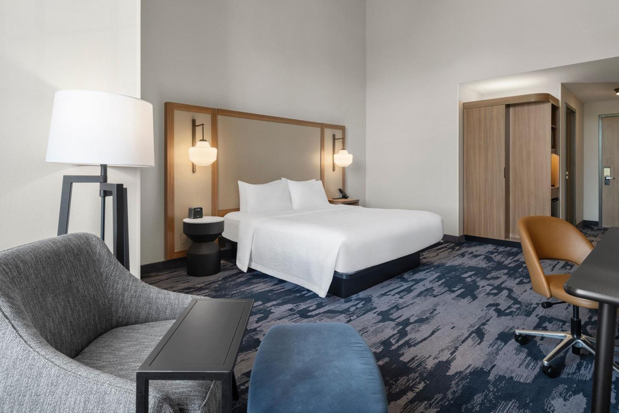 Fairfield Inn & Suites Madison Historic Eagle Cotton Mill Екстер'єр фото