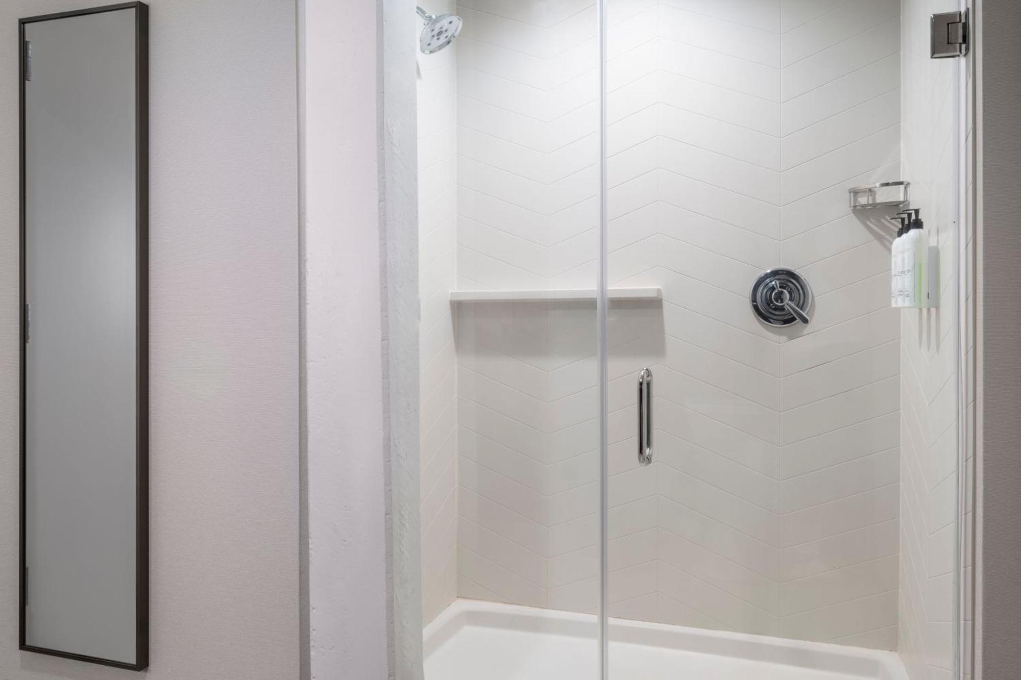 Fairfield Inn & Suites Madison Historic Eagle Cotton Mill Екстер'єр фото