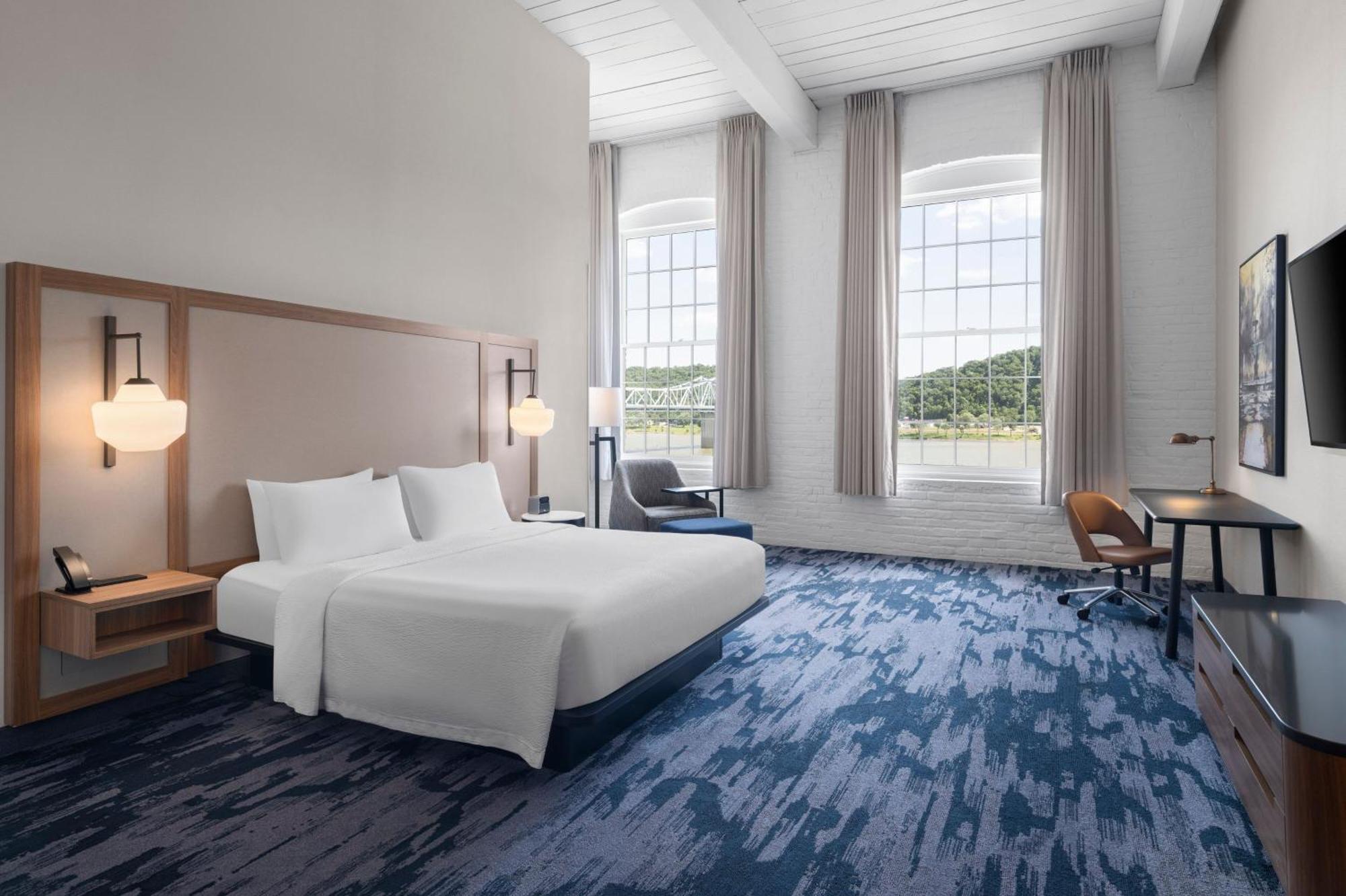 Fairfield Inn & Suites Madison Historic Eagle Cotton Mill Екстер'єр фото