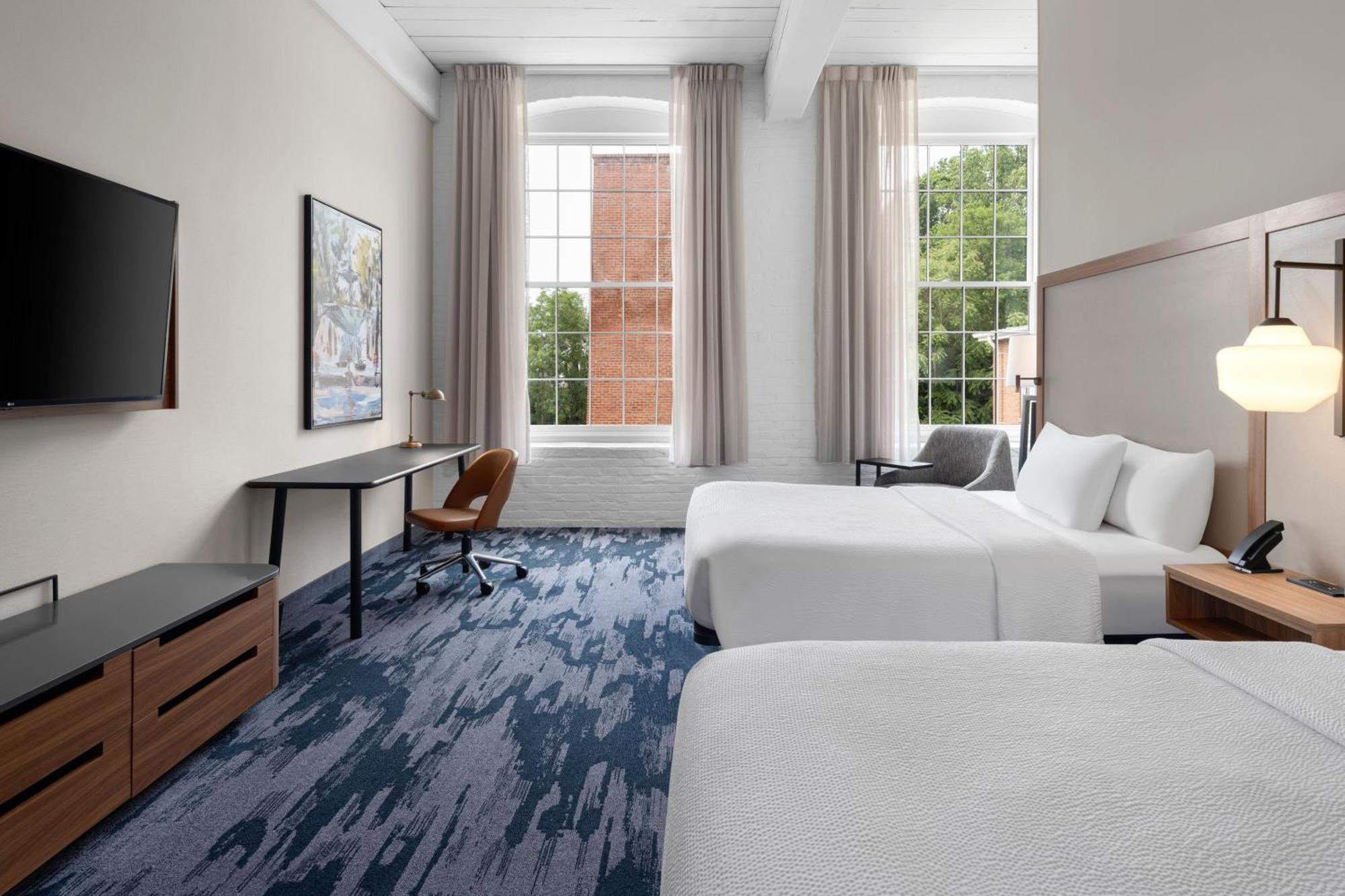 Fairfield Inn & Suites Madison Historic Eagle Cotton Mill Екстер'єр фото