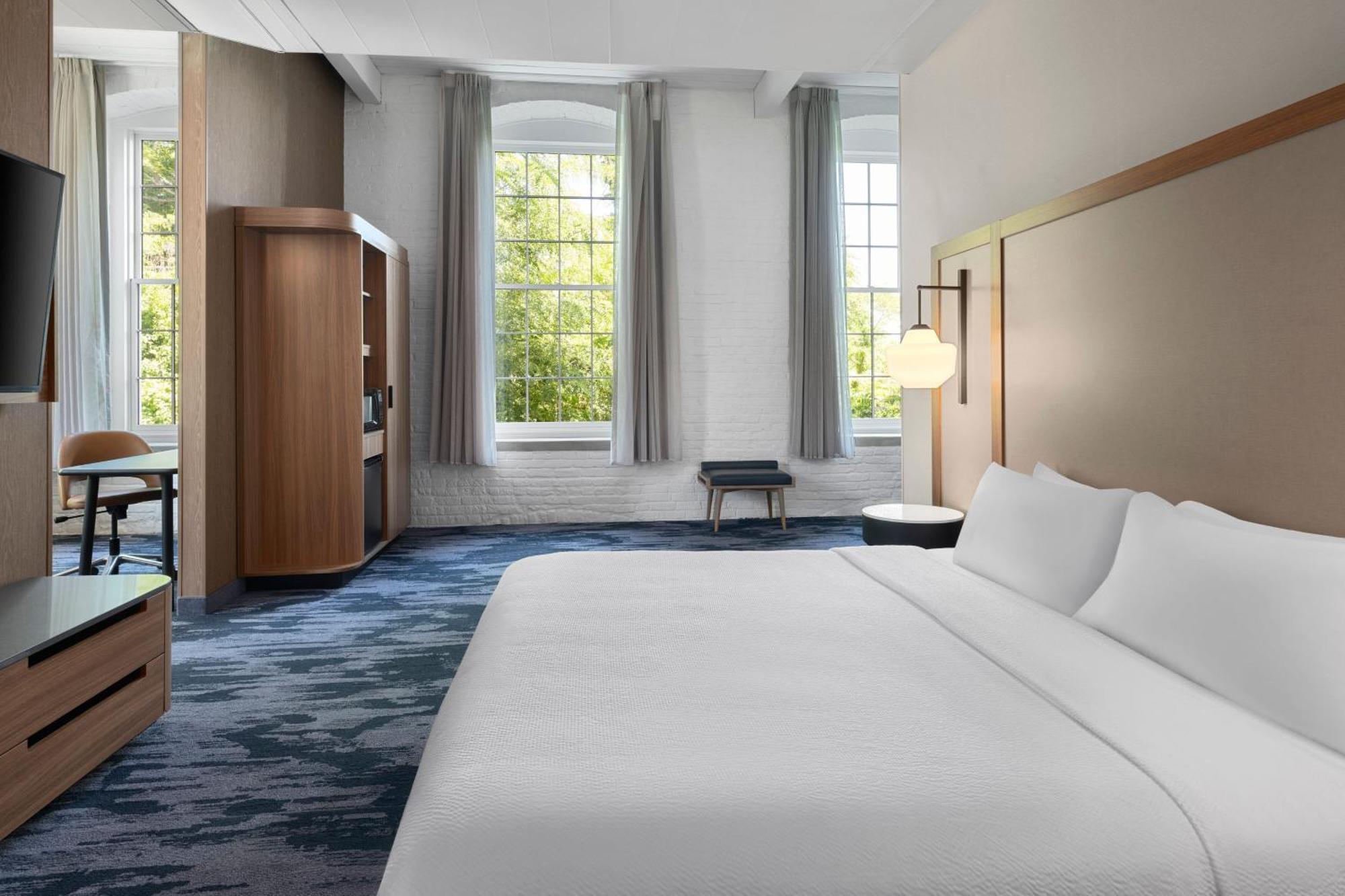 Fairfield Inn & Suites Madison Historic Eagle Cotton Mill Екстер'єр фото