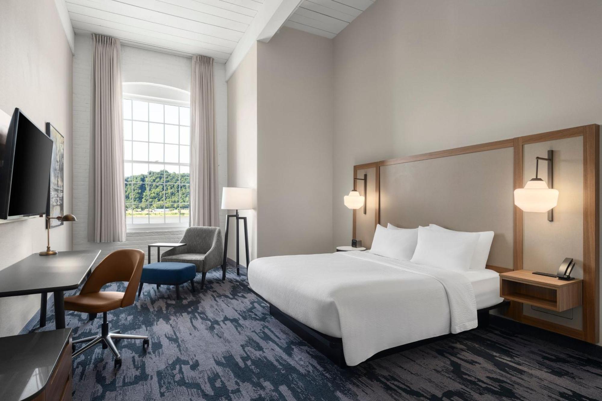 Fairfield Inn & Suites Madison Historic Eagle Cotton Mill Екстер'єр фото