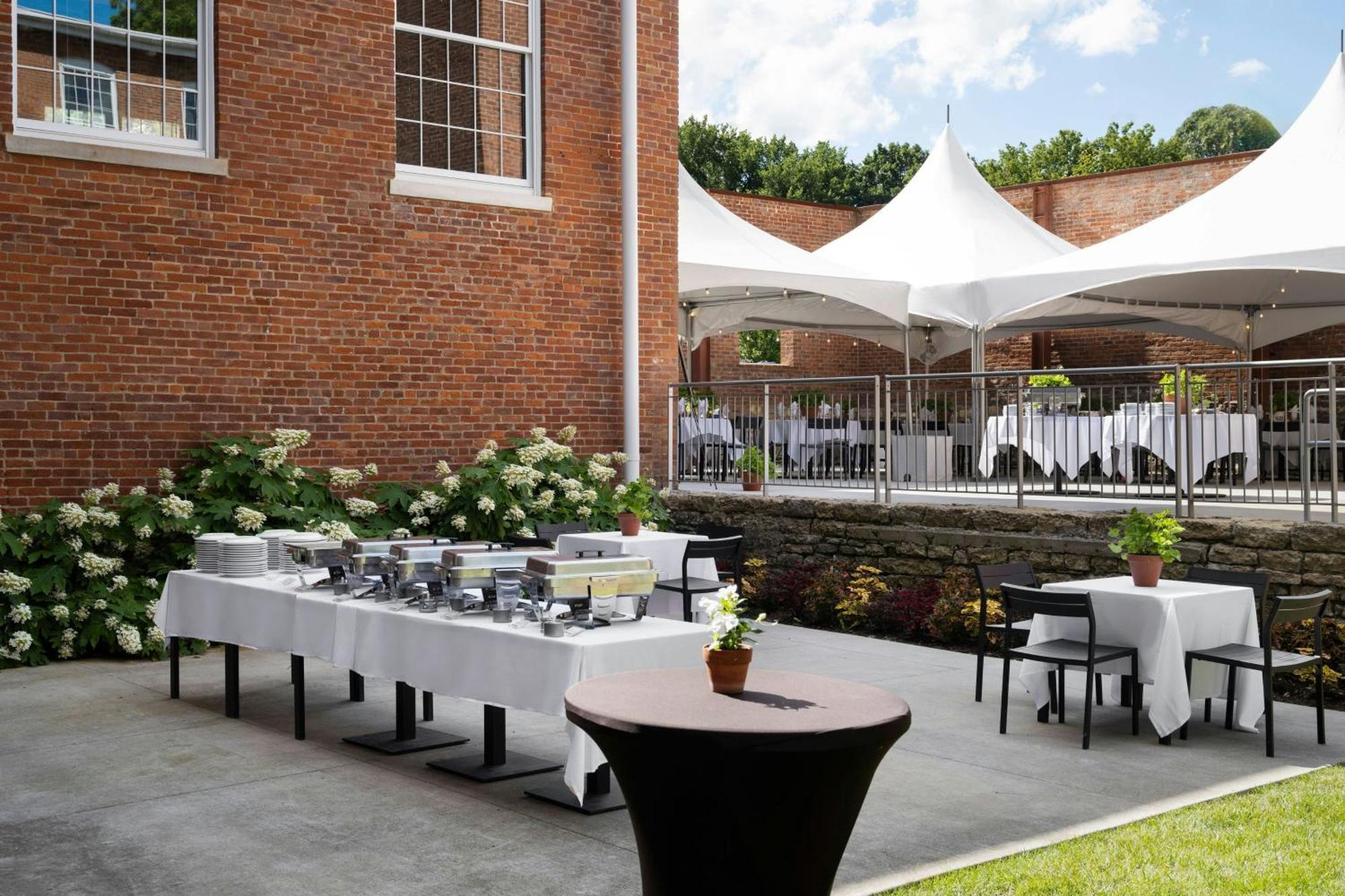 Fairfield Inn & Suites Madison Historic Eagle Cotton Mill Екстер'єр фото