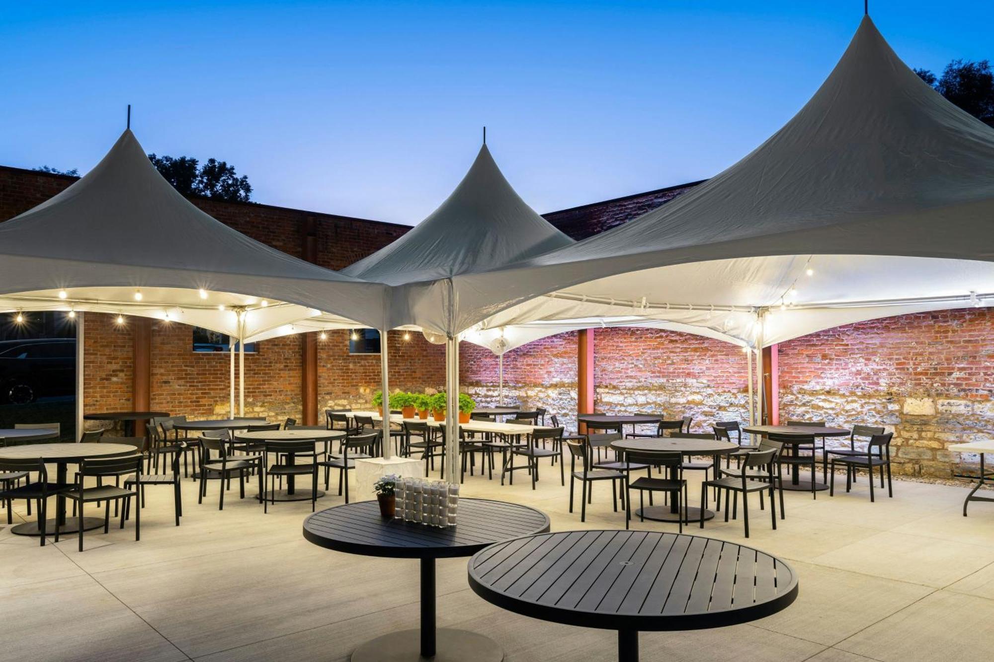 Fairfield Inn & Suites Madison Historic Eagle Cotton Mill Екстер'єр фото