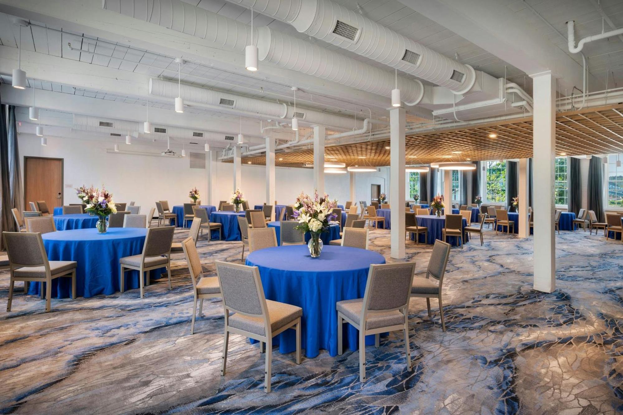 Fairfield Inn & Suites Madison Historic Eagle Cotton Mill Екстер'єр фото