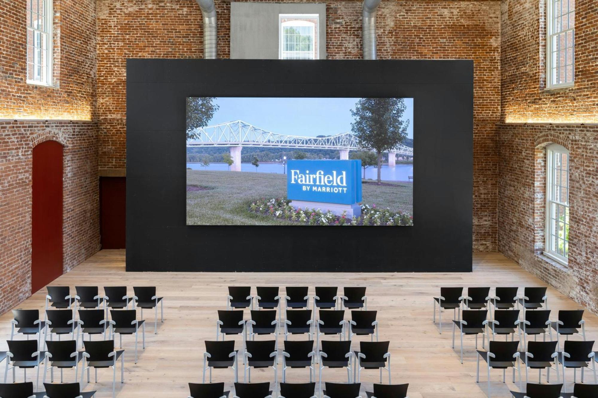Fairfield Inn & Suites Madison Historic Eagle Cotton Mill Екстер'єр фото