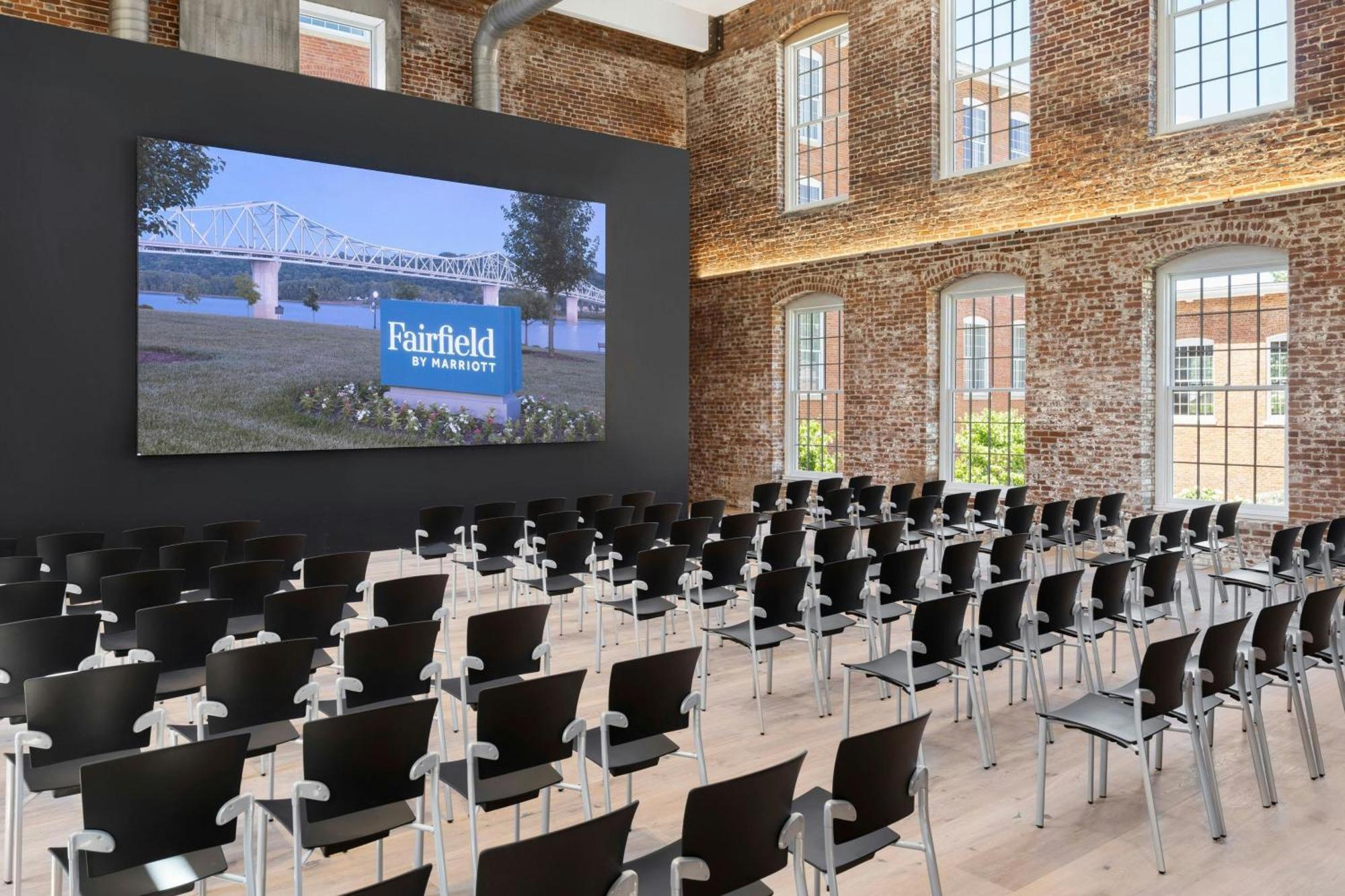 Fairfield Inn & Suites Madison Historic Eagle Cotton Mill Екстер'єр фото