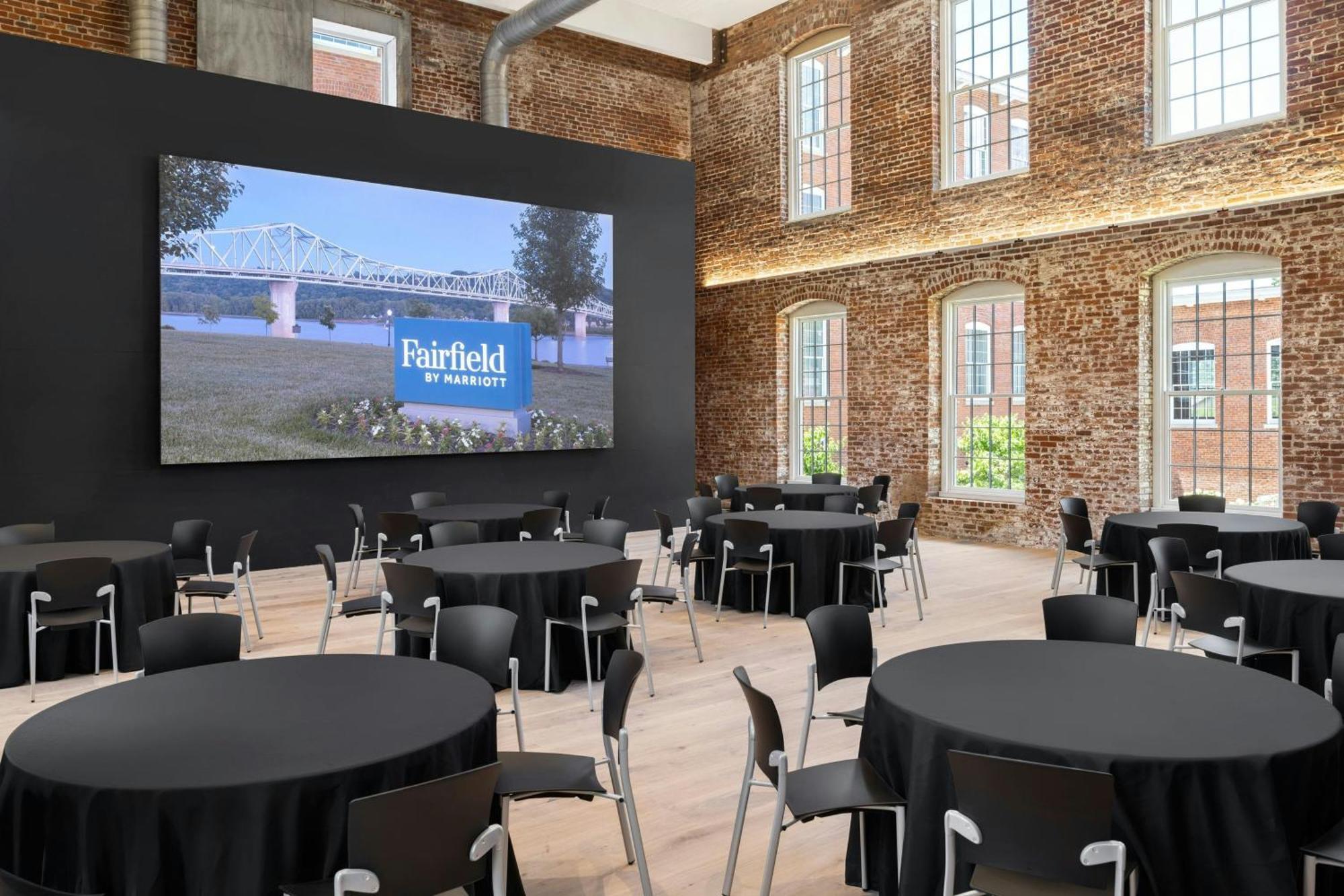 Fairfield Inn & Suites Madison Historic Eagle Cotton Mill Екстер'єр фото