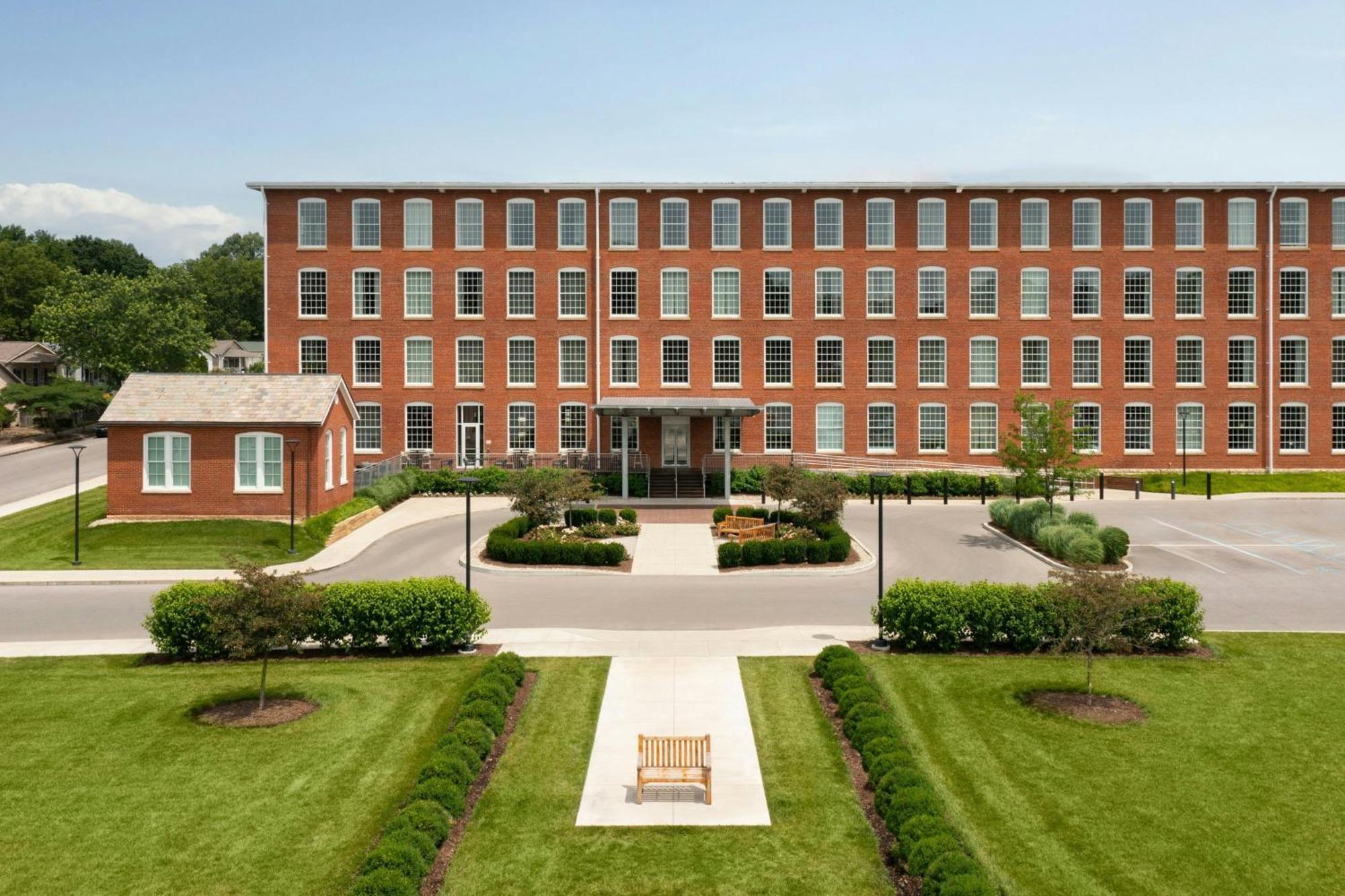 Fairfield Inn & Suites Madison Historic Eagle Cotton Mill Екстер'єр фото