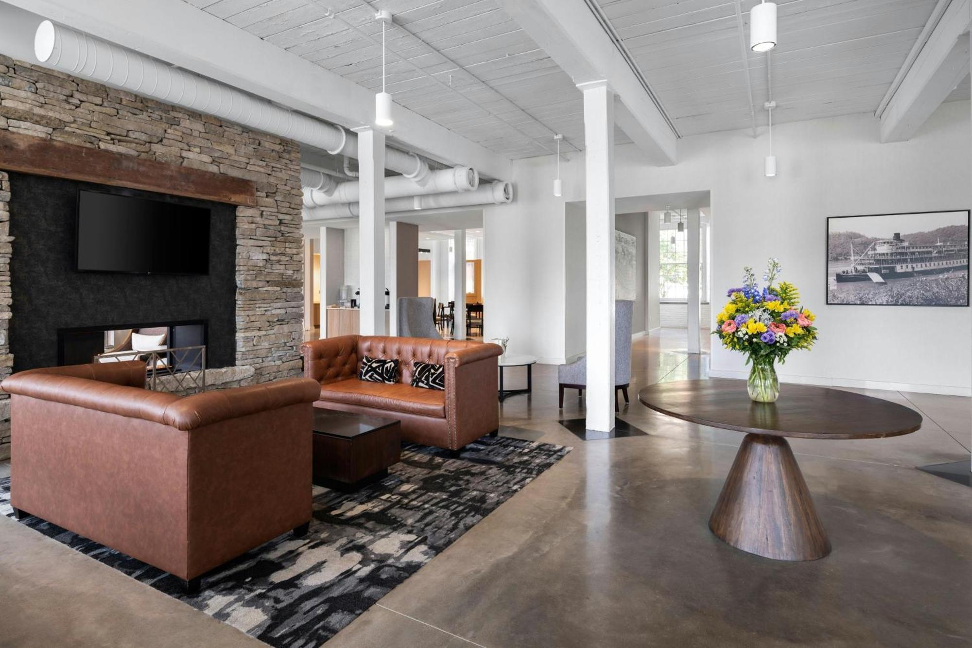 Fairfield Inn & Suites Madison Historic Eagle Cotton Mill Екстер'єр фото
