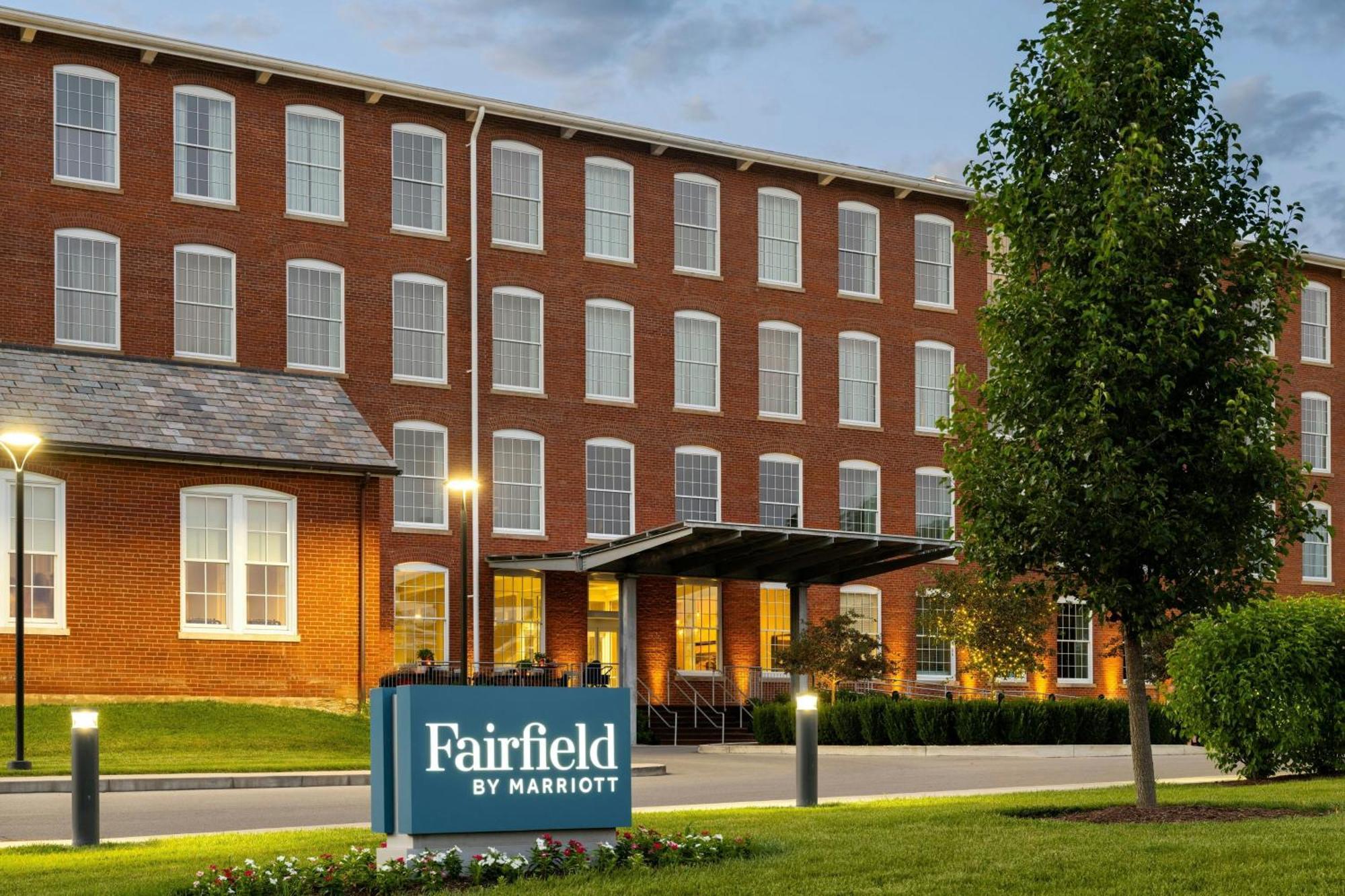 Fairfield Inn & Suites Madison Historic Eagle Cotton Mill Екстер'єр фото